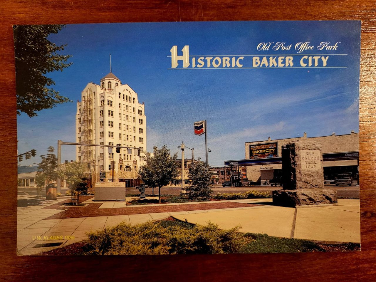Cartão Postal Estrangeiro - Estados Unidos (Baker) Old Post Office Park - 1995