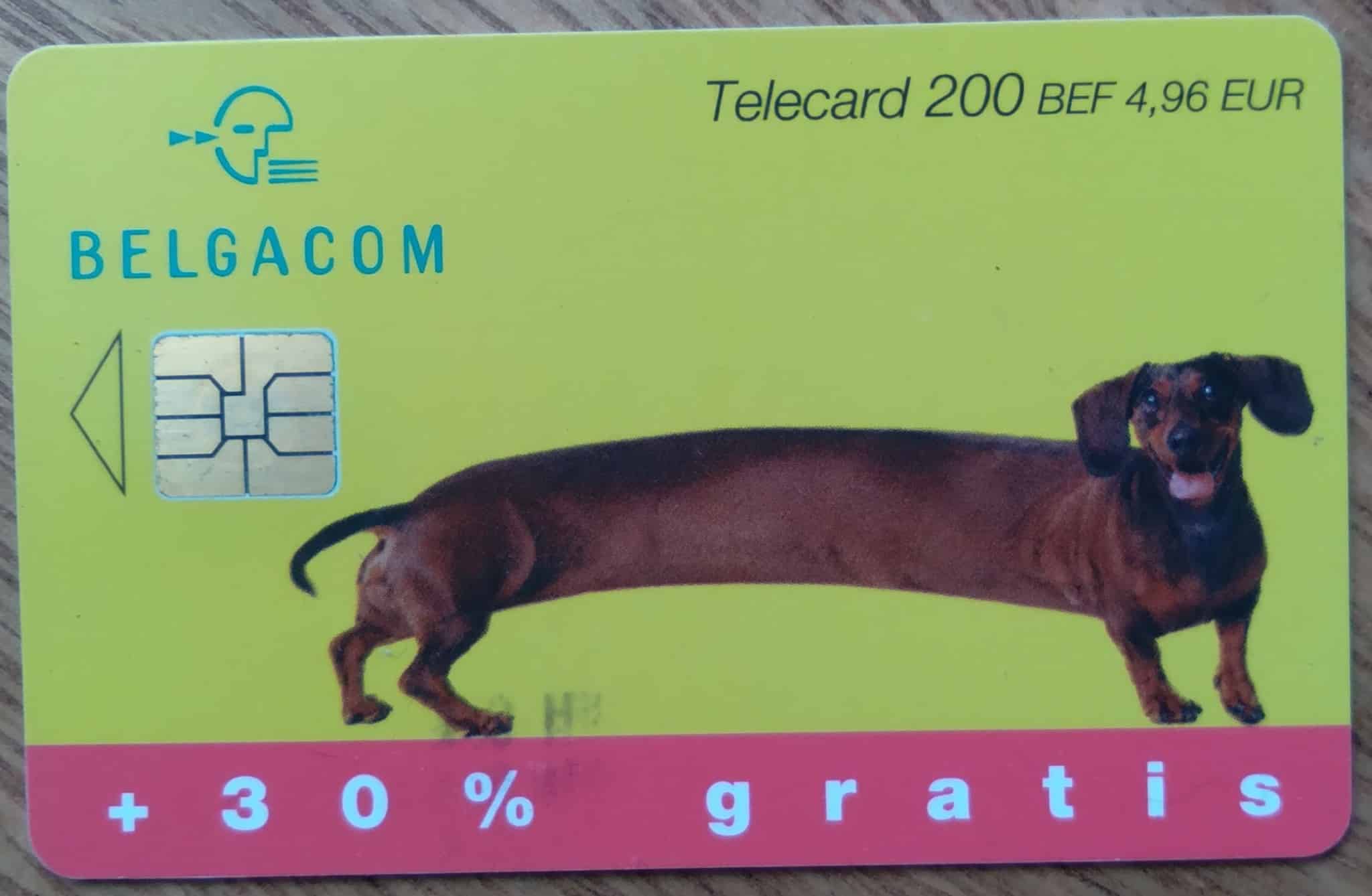 Ct Bélgica Belgacom Chip 2003 / Cachorro fundo amarelo.