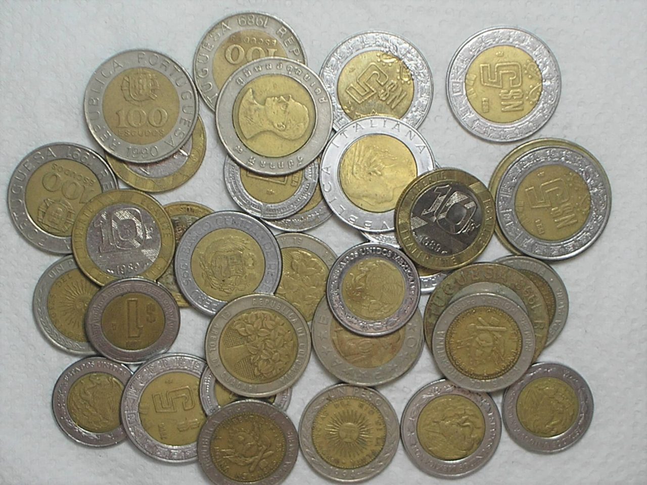 35 moedas bimetalicas diversas / m390