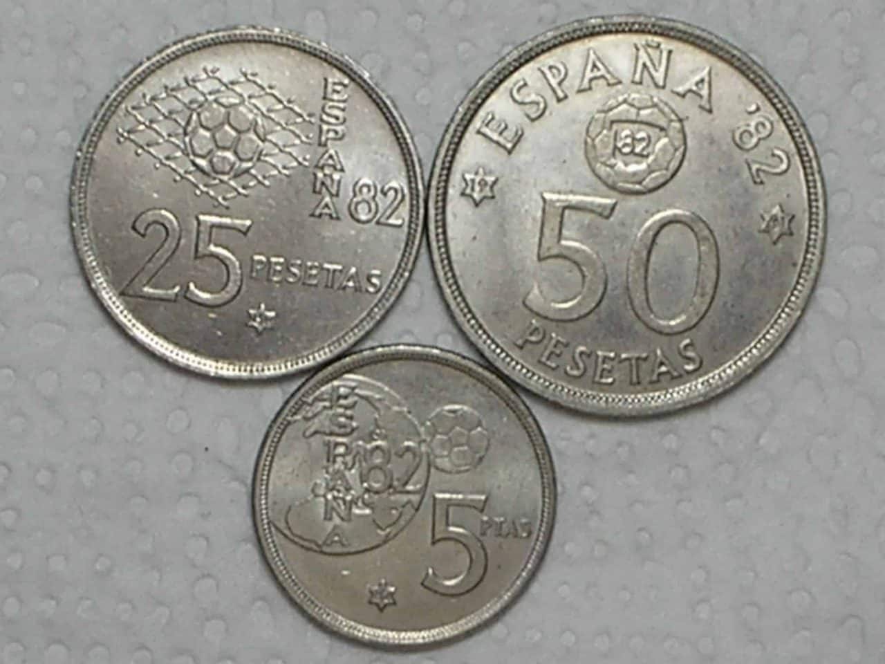 Espanha) 5, 25, 50 Pesetas - 1982 / Série copa do mundo na Espanha / Fc / m360
