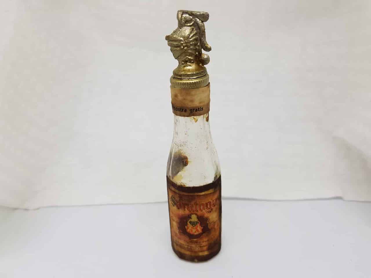 GARRAFA MINIATURA - RUM SARATOGA - PARA COLECIONADOR