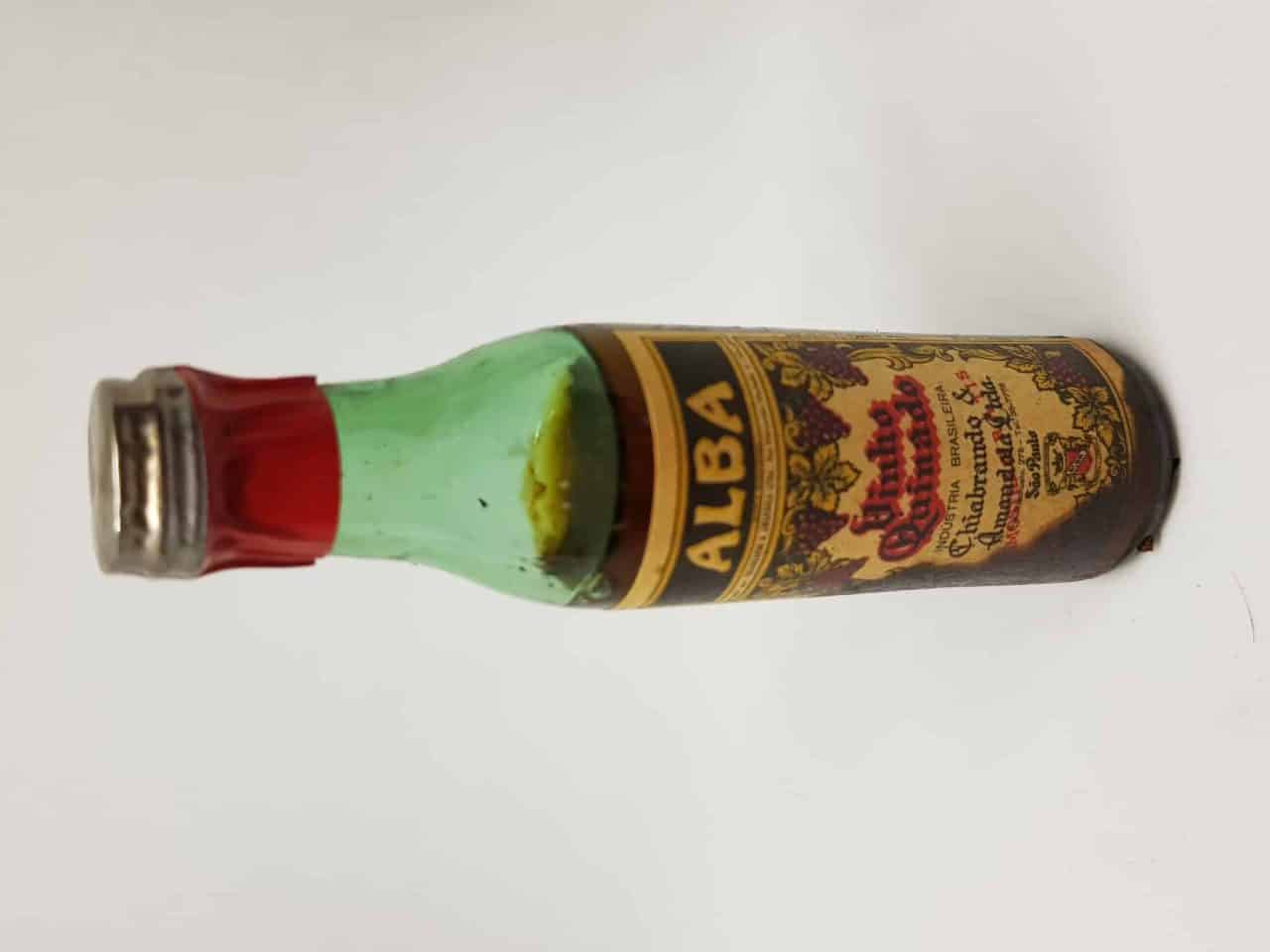 GARRAFA MINIATURA - VINHO QUINADO ALBA - PARA COLECIONADOR