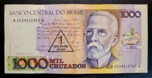 1.000 (Mil Cruzados) com Carimbo de 1 Cruzado Novo - Cédula C198 - MBC/SOB - Série AB0534 (Ano 1989)