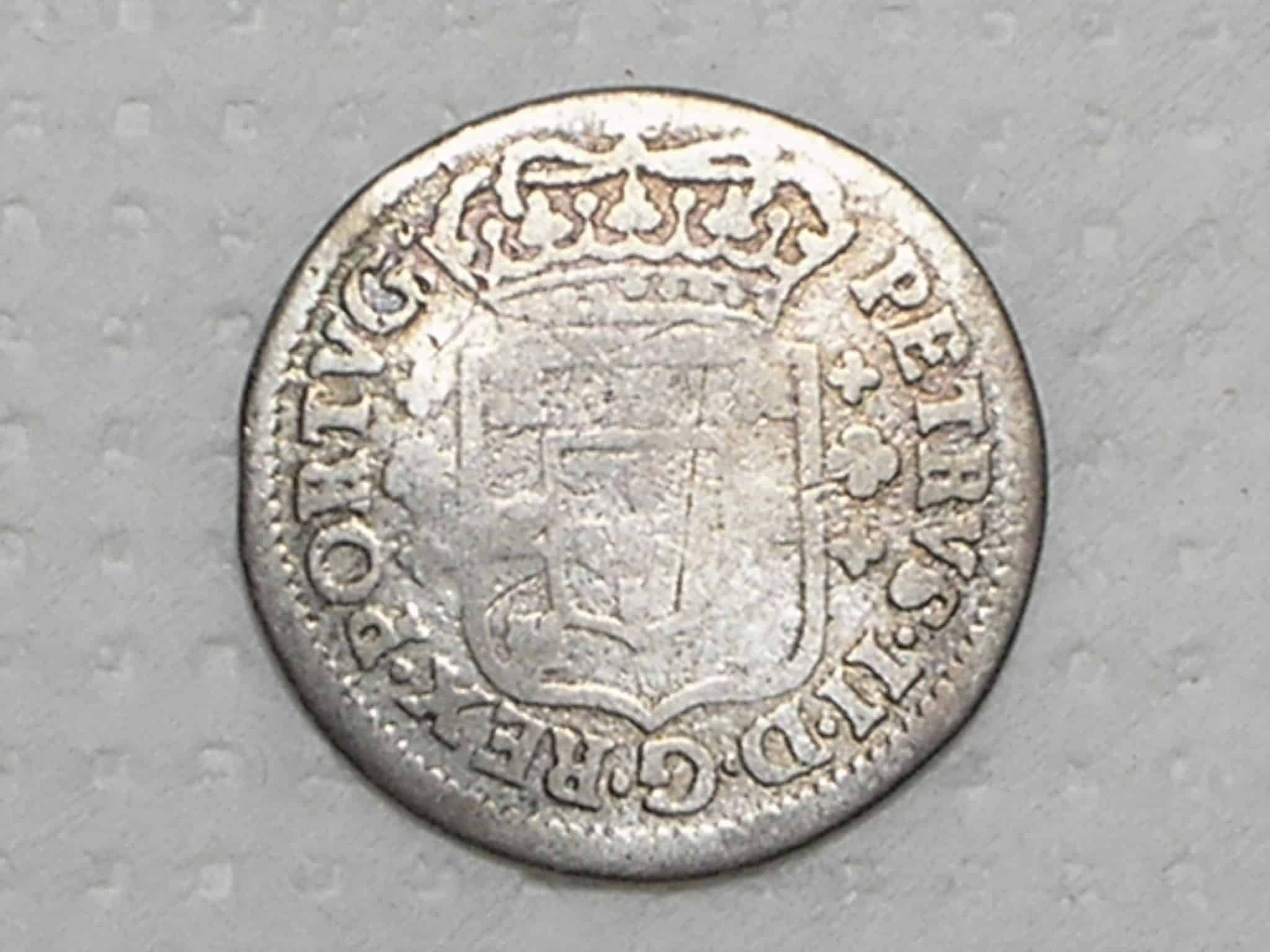 Portugal) 3 Vinténs - 1683 a 1706 (Sem data) - Reinado de D. Pedro II / Rex.Portvg. / Cruz entre 4 P - In Hoc Signo Vinces / Prata / Escassa / p.01