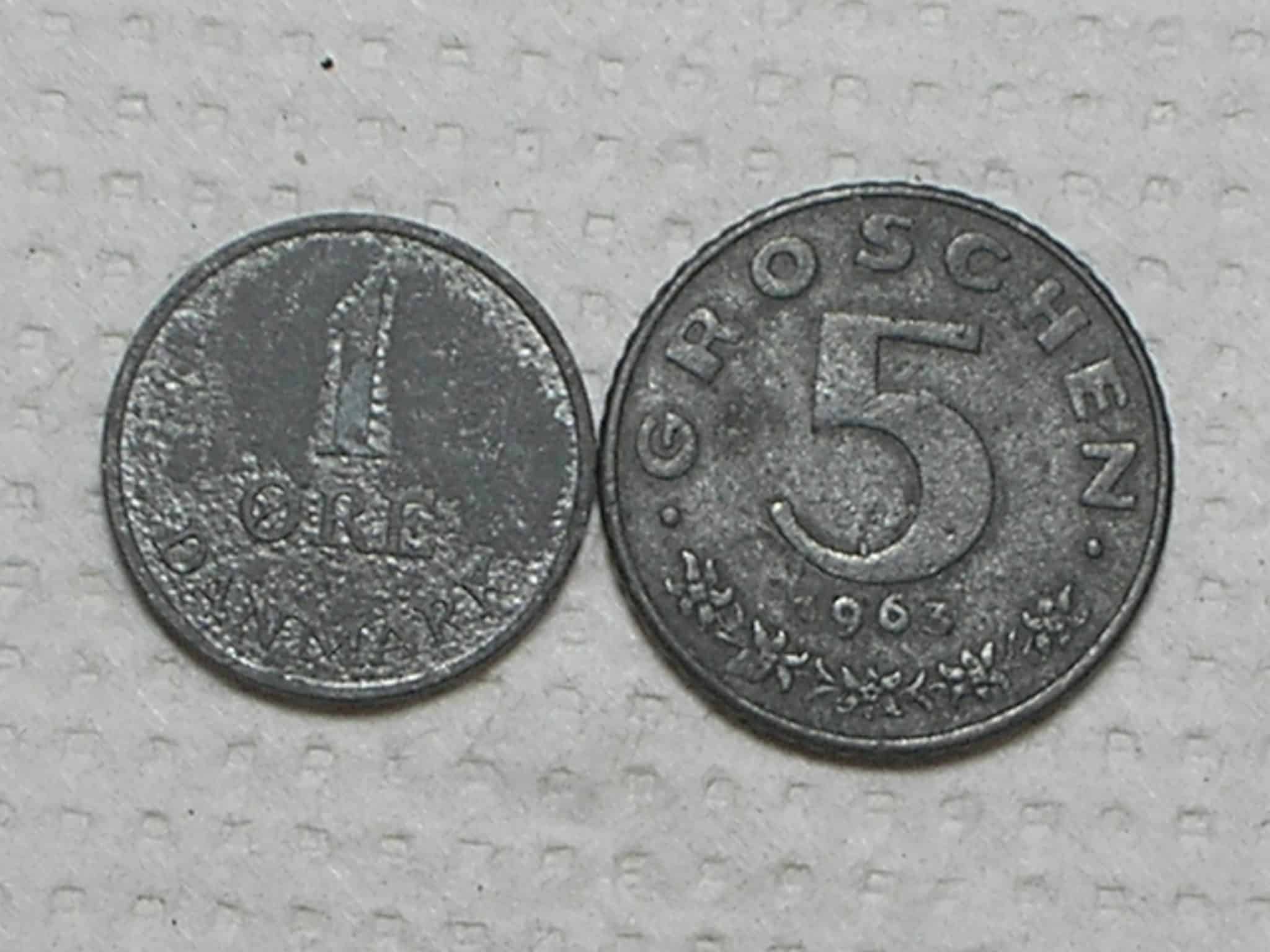 Dinamarca - 1 Ore - 1960 / Zinco + Austria) 5 Groschen - 1963 / Zinco / box39