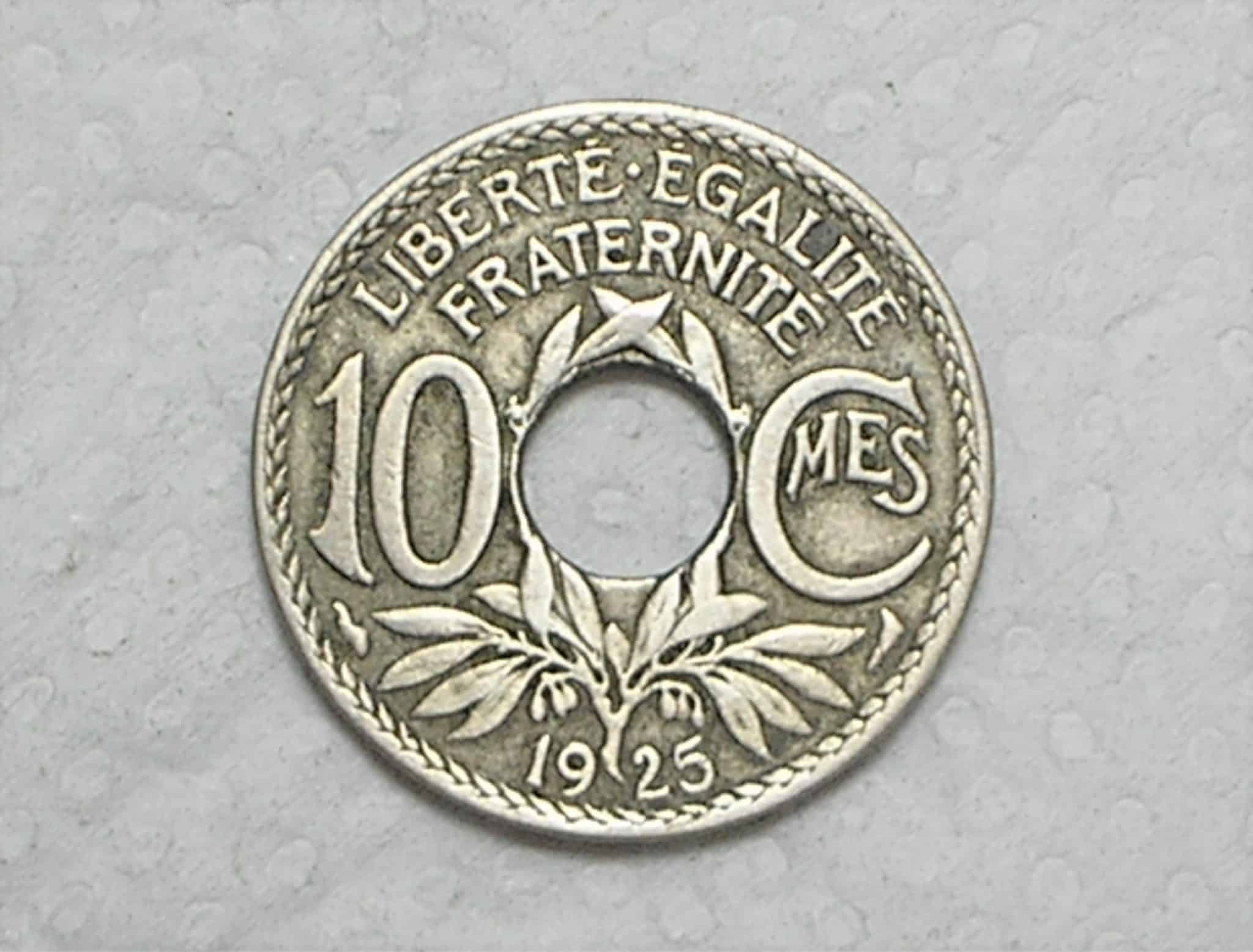 França) 10 Centimes - 1925 / Holed center / Co/Ni / box34