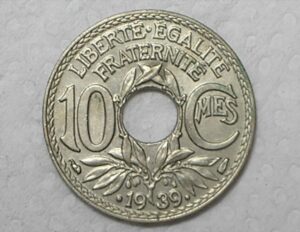 França) 10 Centimes - 1939 - Data entre pontos / Thin Flan / Holed center / Soberba / Co/Ni / box34