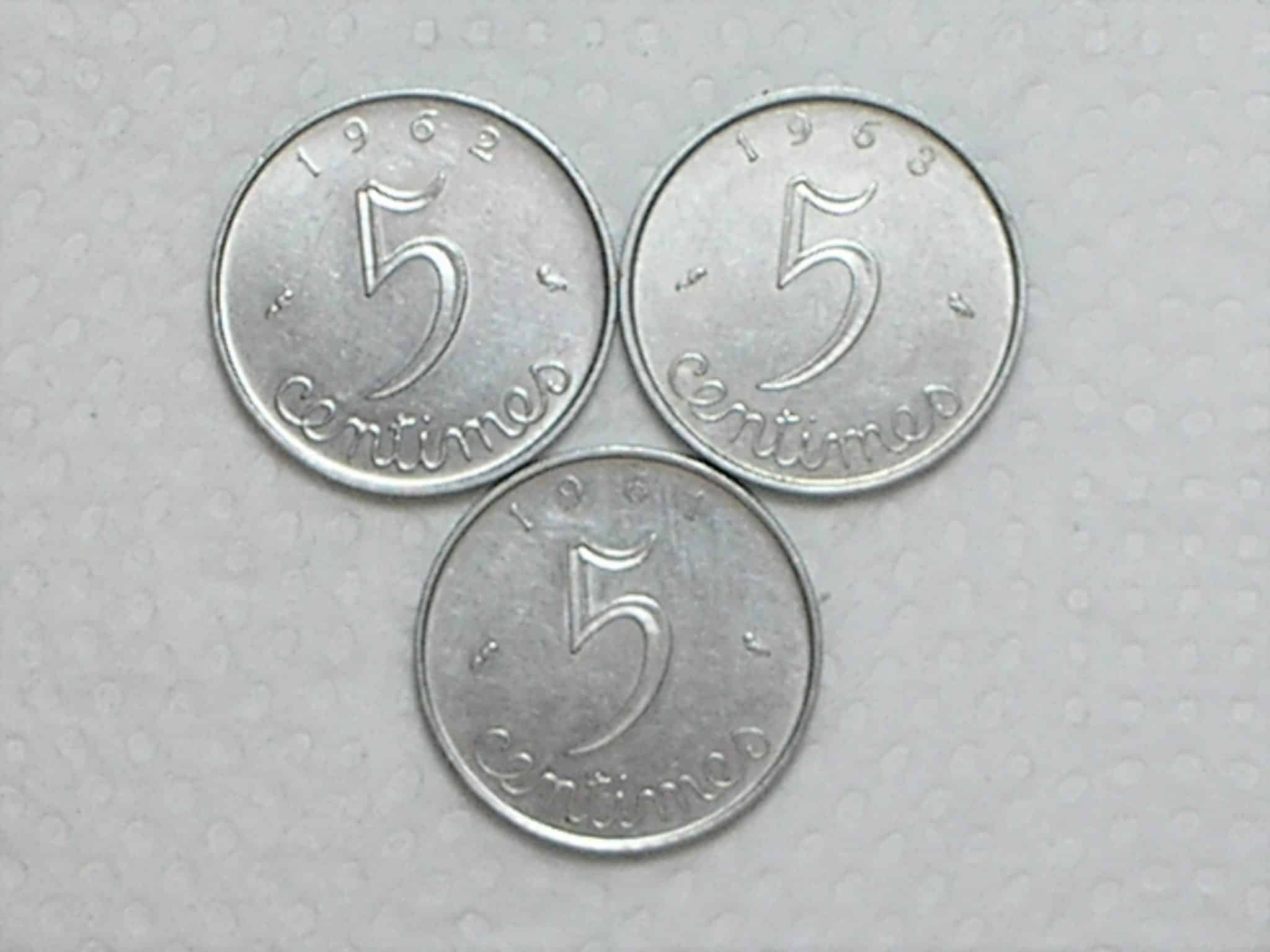 França) 5 Centimes - 1961/1962/1963 / St. / Flor de cunho / box34