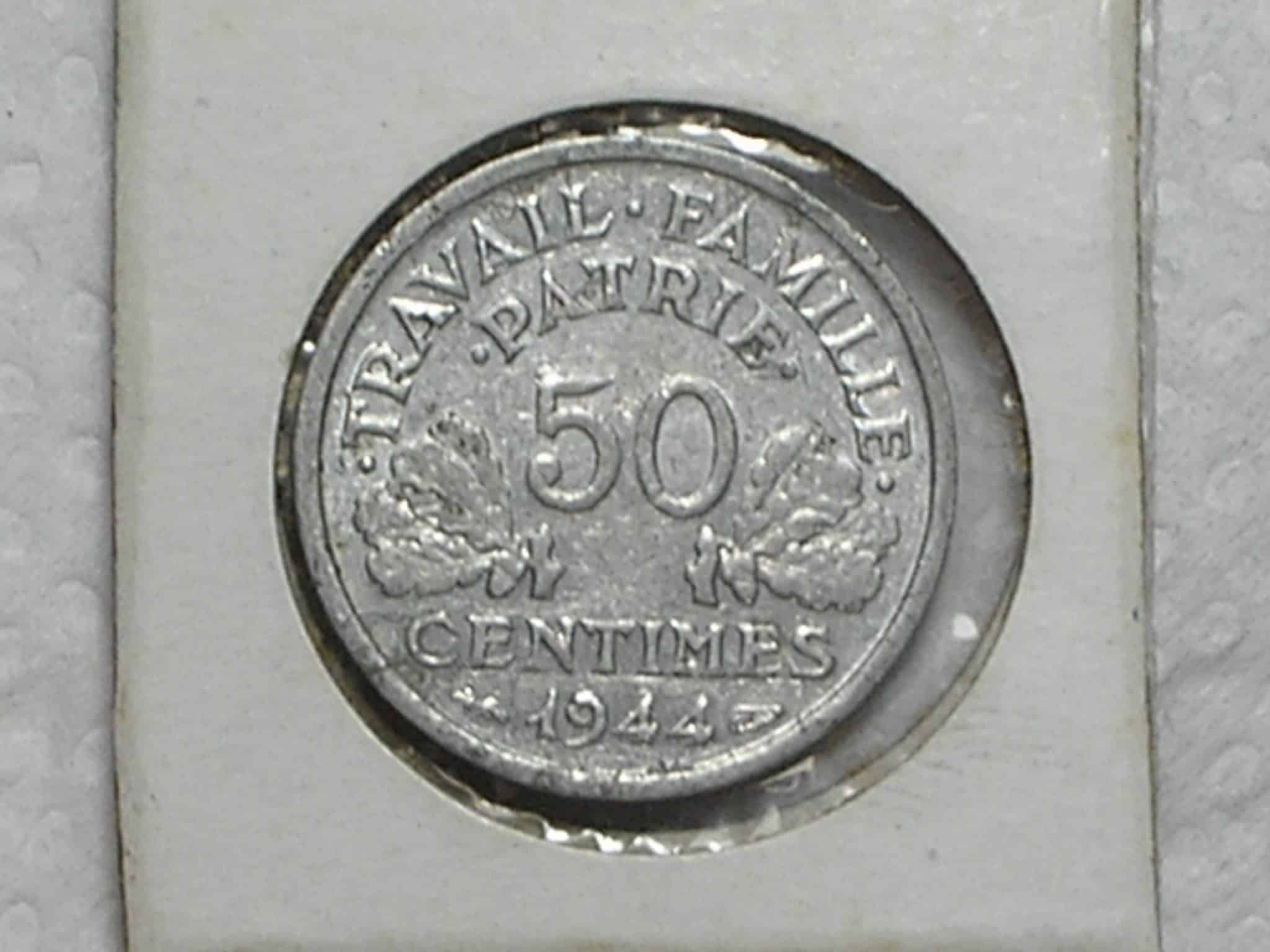 França) 50 Centimes - 1944-b -Vicky French State Issue / 2ª Guerra / Al / Escassa / box34