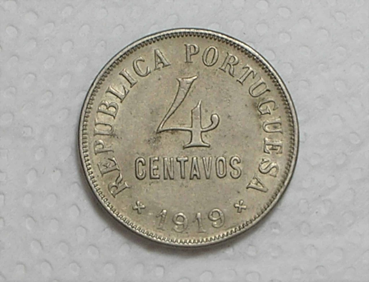 Portugal) 4 Centavos - 1919 / Co/Ni / S/Fc / box37