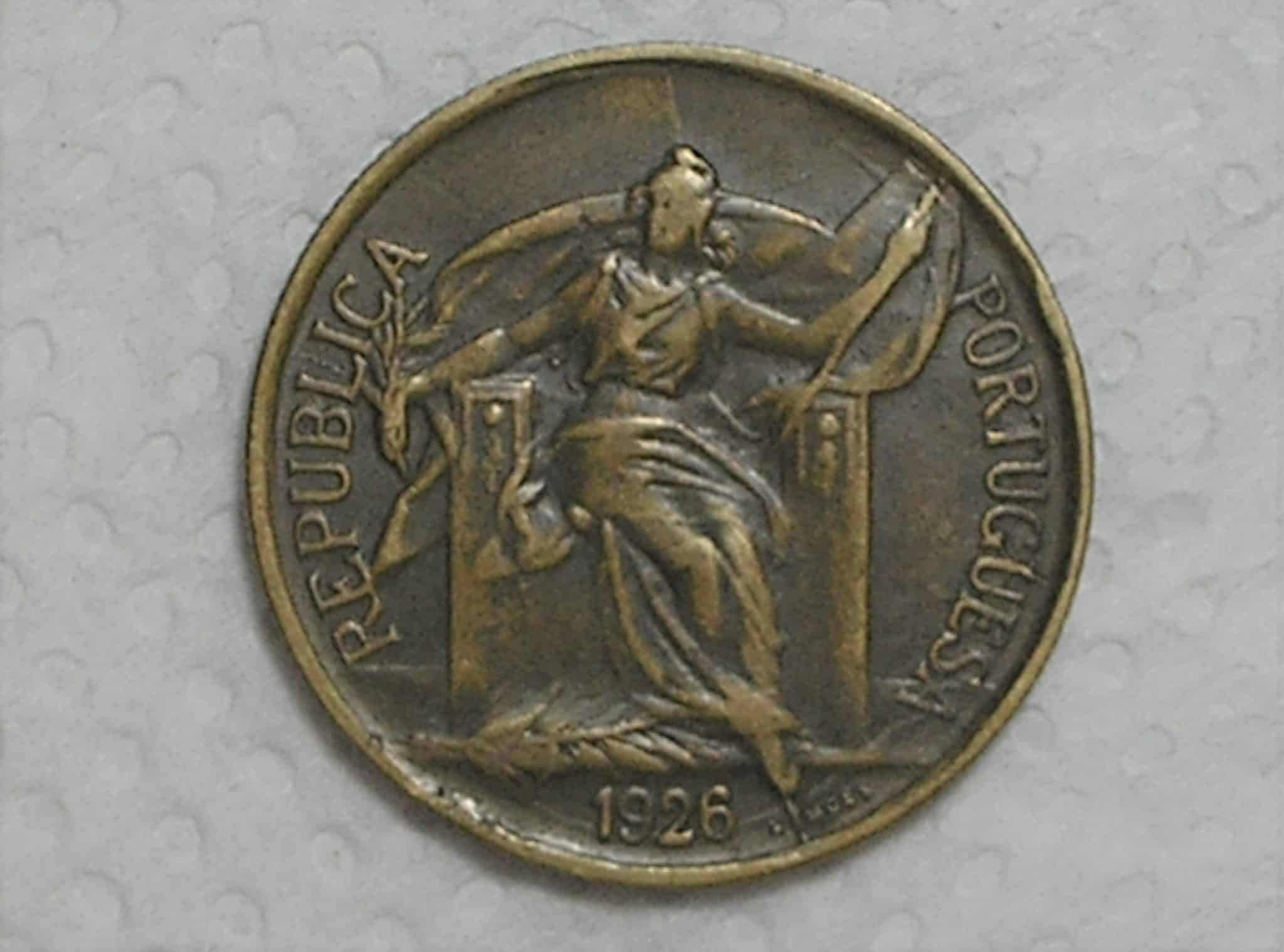 Portugal) 50 Centavos - 1926 / Data aparente dupla / Br/Al / Sob / box37