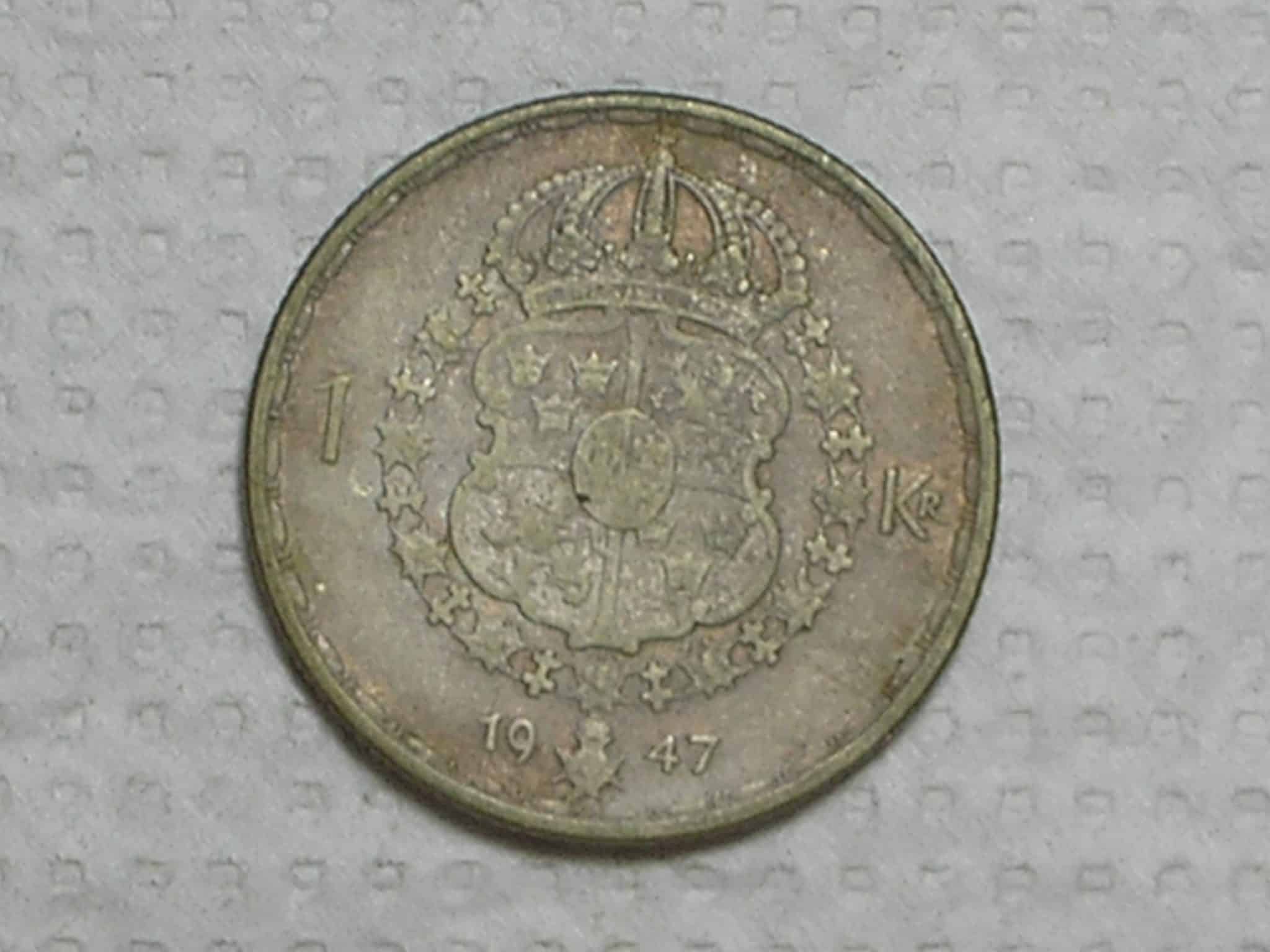 Suécia) 1 Krona - 1947 / prata / box38