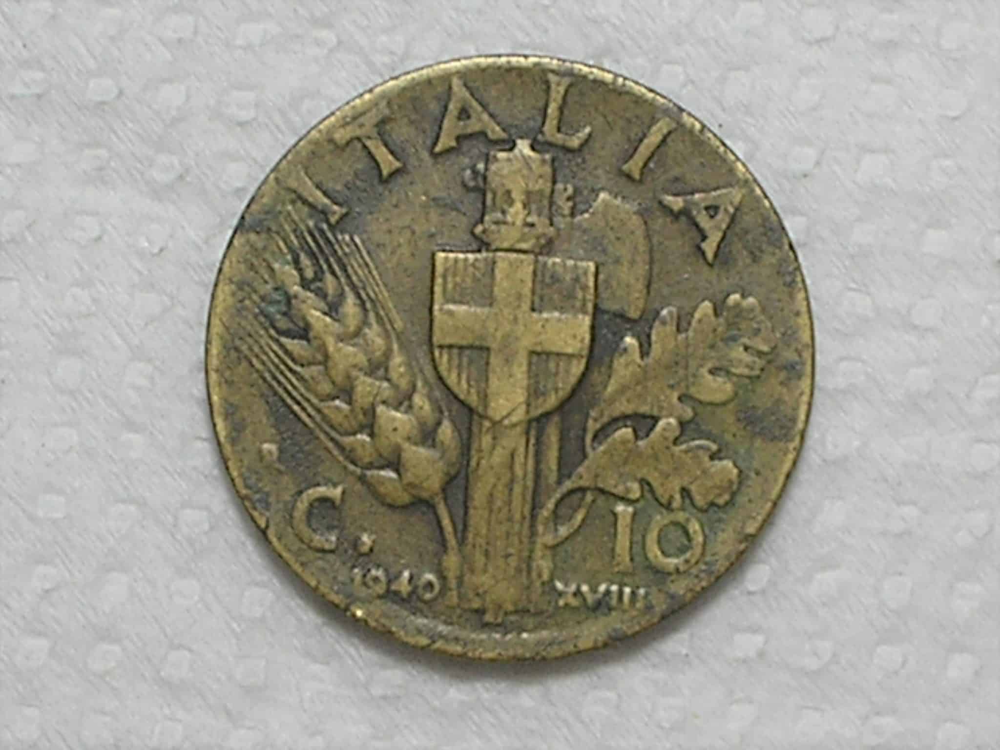 Italia) 10 Centesimi - 1940 / Ano XVIII / V. Emanvele III / Bz/Al / box41.1