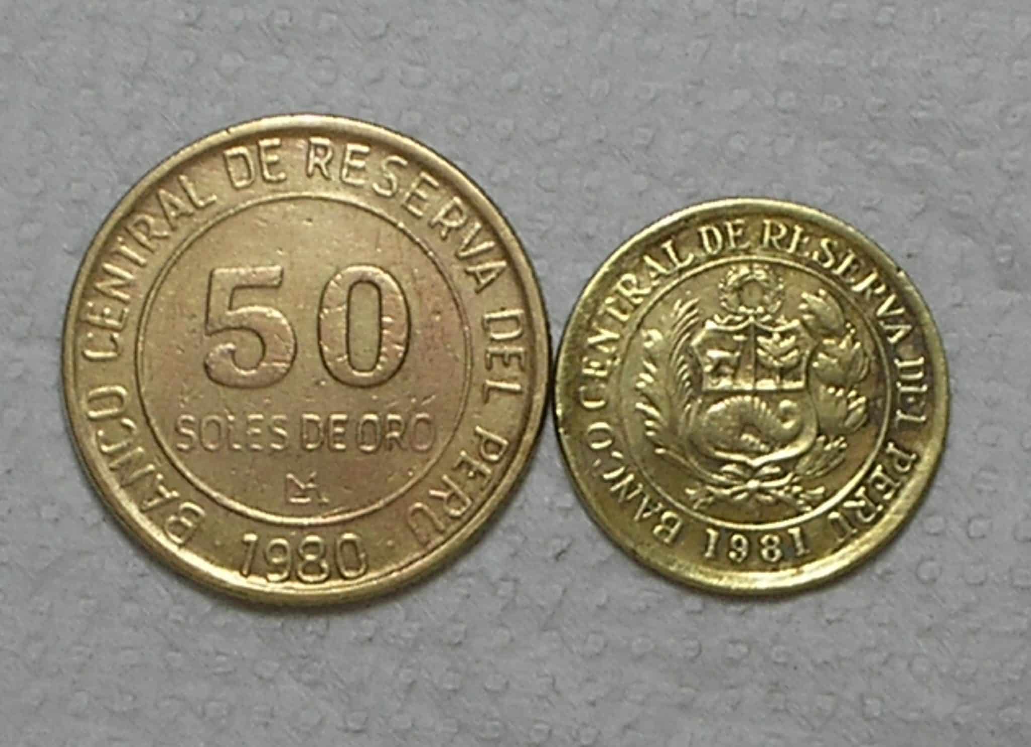 Peru) 5 Soles de Oro - 1981 / 50 Soles de Oro - 1980 / Bz/Al / box42