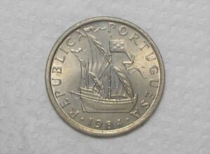 Portugal) 5 Escudos - 1984 / Cu/Ni / Fc / box42