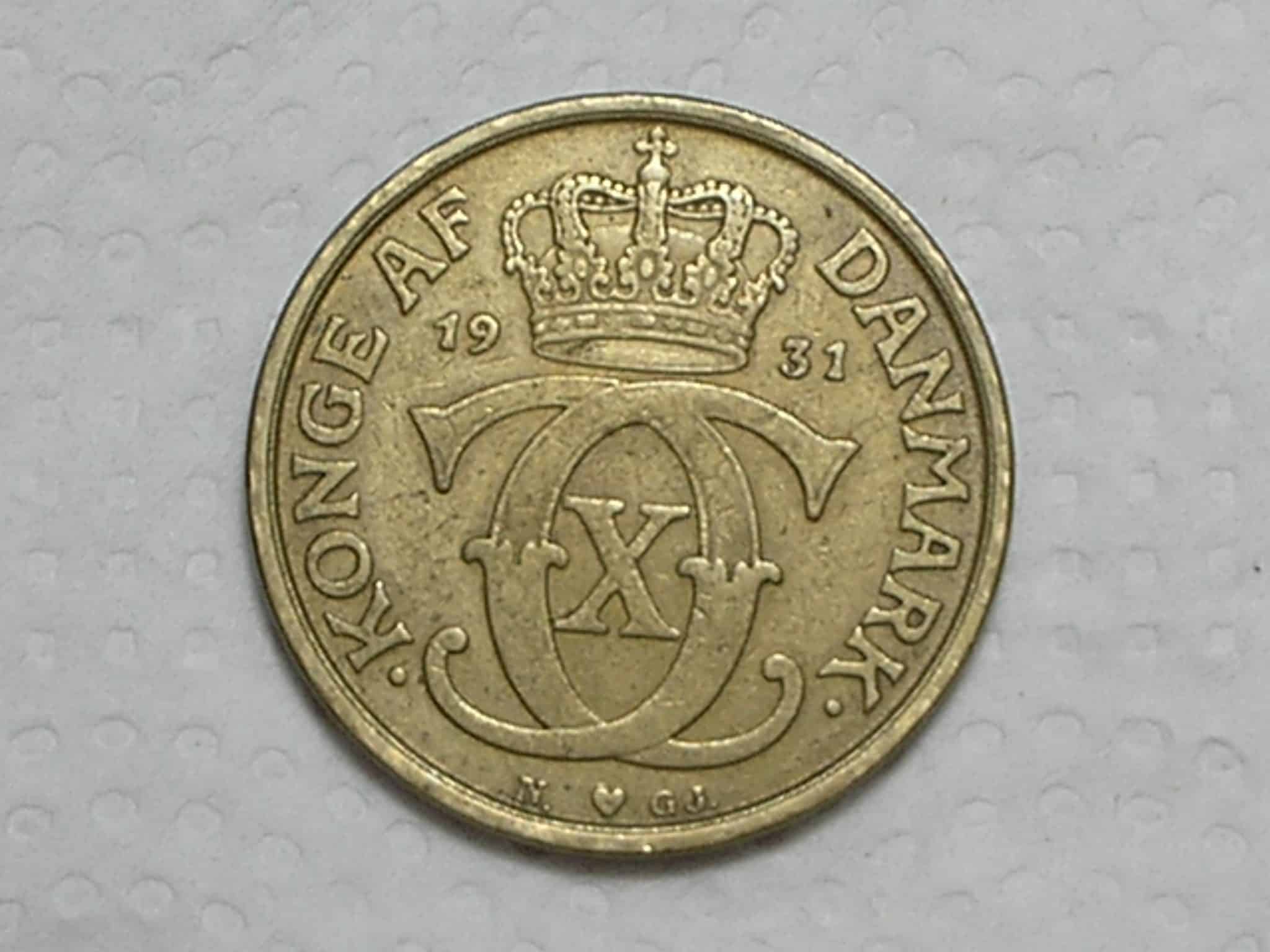 Dinamarca) 1 Krone - 1931-n. gj / Escassa / Bz/al / Alta cotação no catalogo / box44