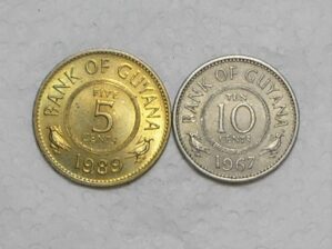 Guyana) 5 Cents - 1989 + 10 Cents - 1967 / Ni/Brass-Co/Ni / Sob / box44