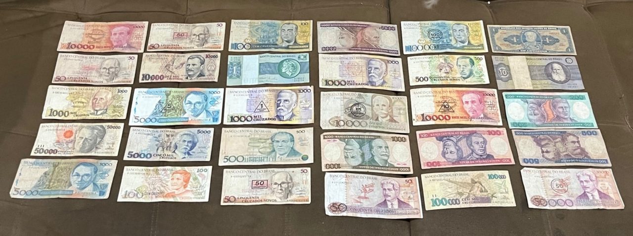 Lote com 30 Cédulas BC e MBC Antigas do Brasil - NotaS de Coleção