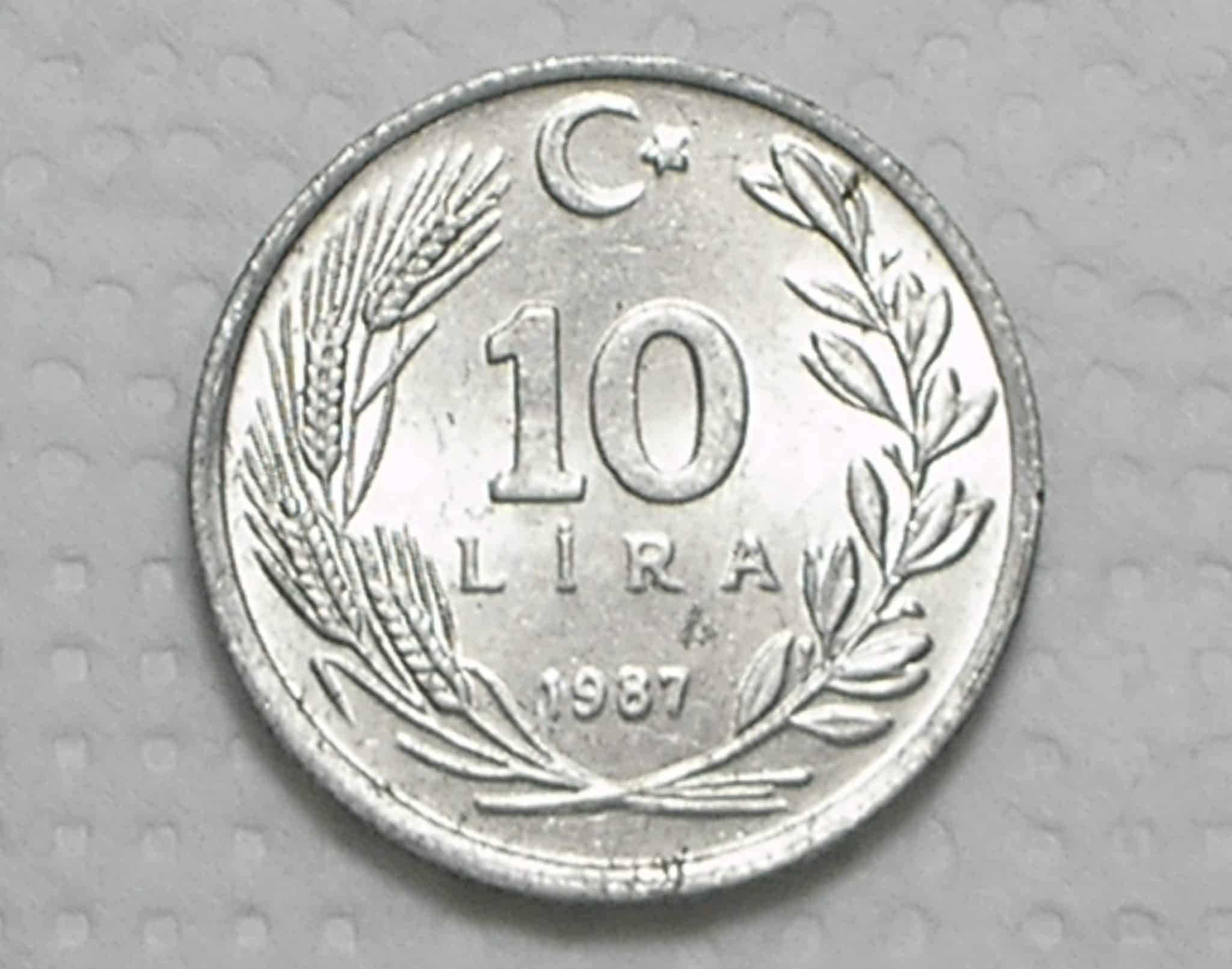 Turkia) 10 Lira - 1987 / Al / S/Fc / box47