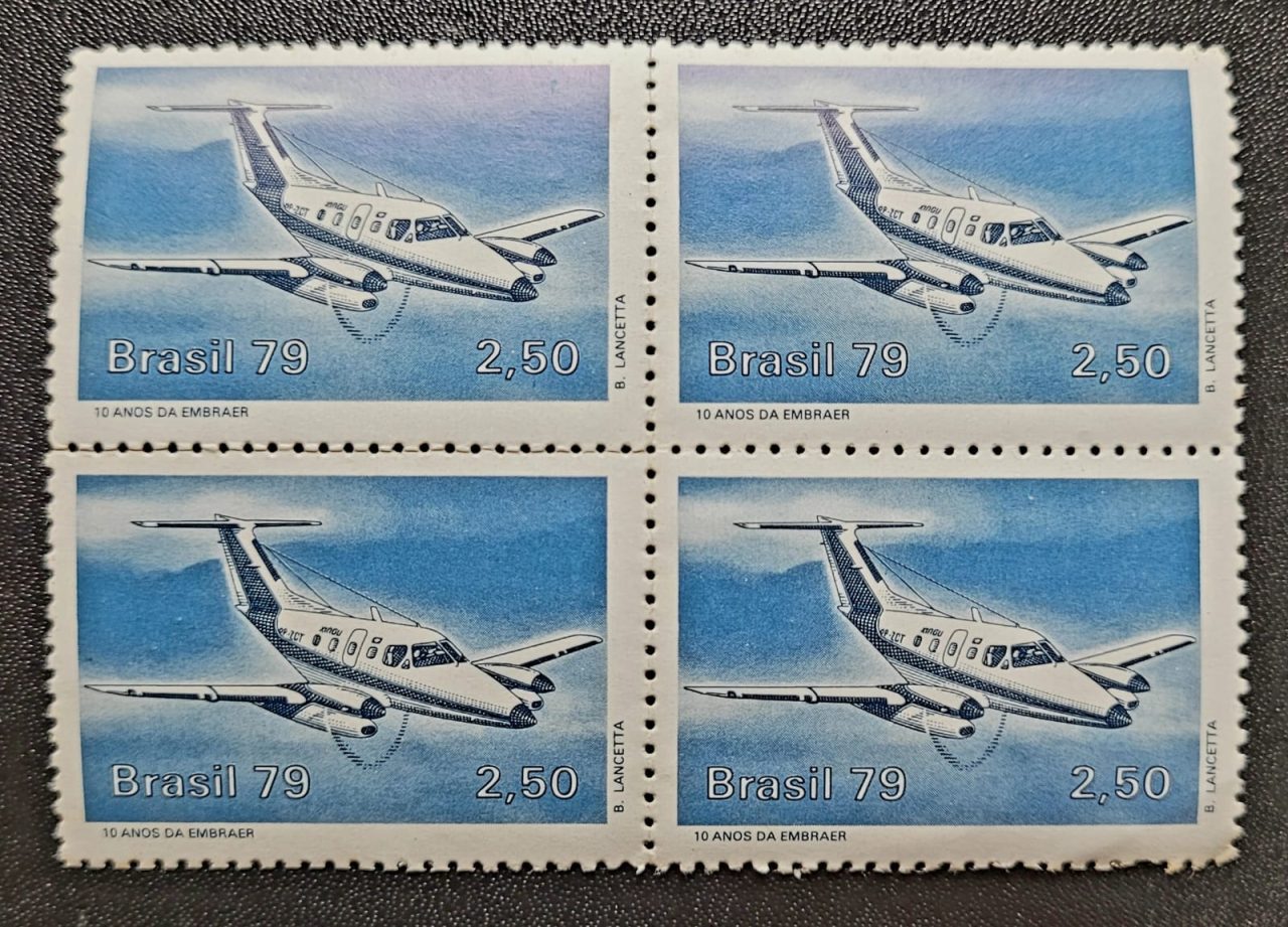 | Casa do Colecionador Comemorativos - RHM C1102 (Quadra) 10 Anos de Criação da Embraer - 19/08/1979 (Selos do Brasil)