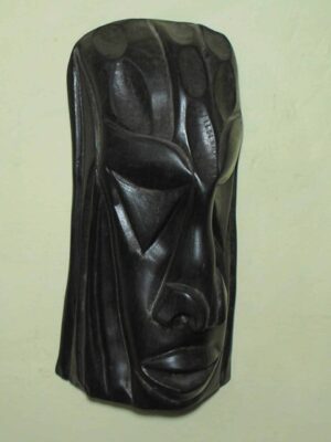 - Escultura esculpida e talhada em madeira maciça polida no estilo de um rosto de meio lado facial - Riquíssimo em detalhes - peça maciça e pesada - para pendurar --- decorar.