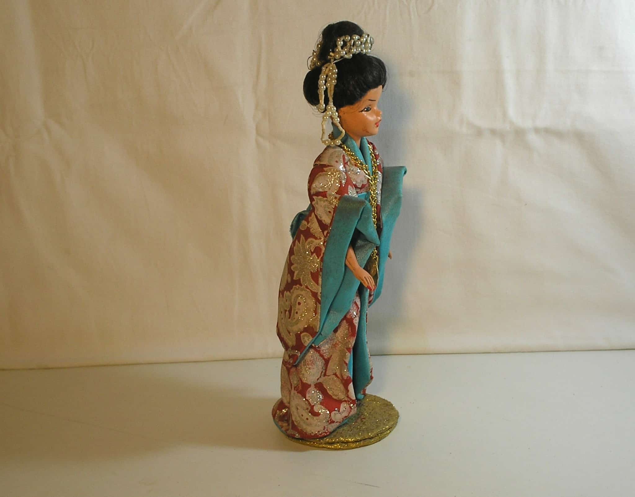 | Casa do Colecionador Boneca de coleção em traje tipico Japonesa