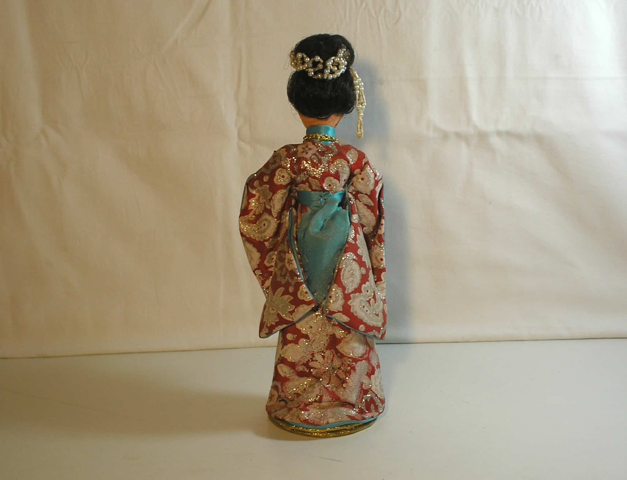 | Casa do Colecionador Boneca de coleção em traje tipico Japonesa