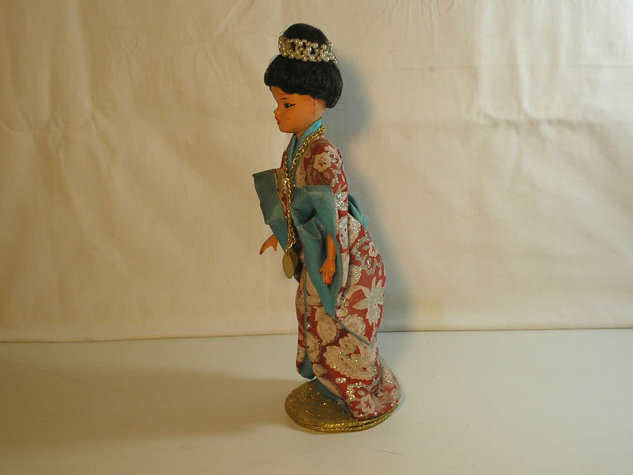| Casa do Colecionador Boneca de coleção em traje tipico Japonesa