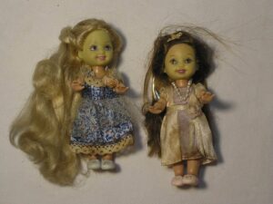 Duas bonecas Irmãs da Barbie, Skipper e Chelsea - no estado