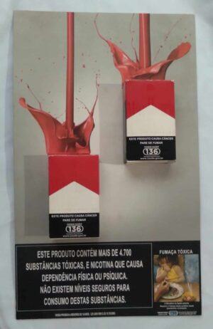Expositor em papelão Cigarros Marlboro.