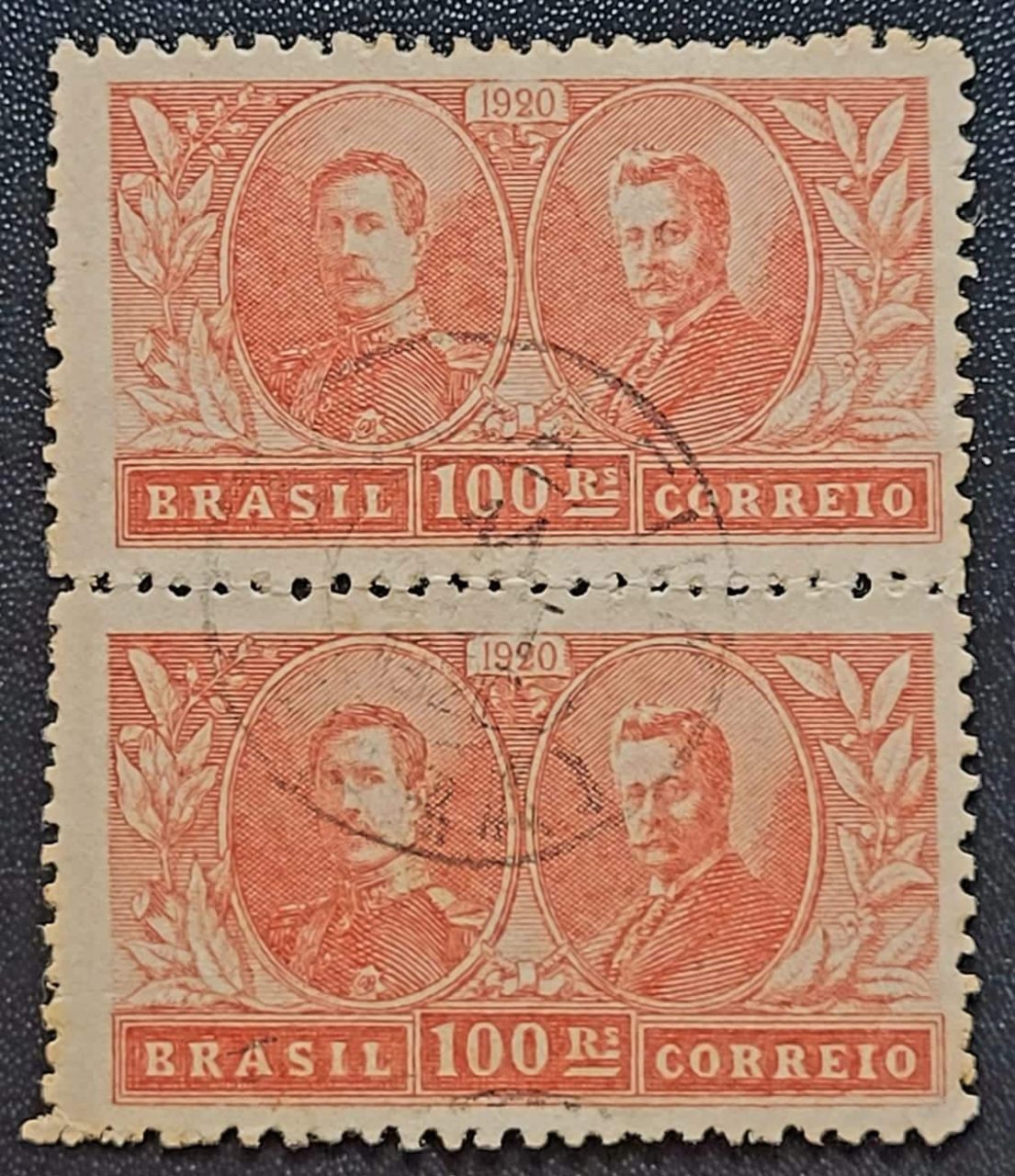Comemorativos - RHM C0013 (Usado) Dupla 100 Réis - Visita do Rei Alberto da Bélgica - 19/09/1920 (Selos do Brasil)