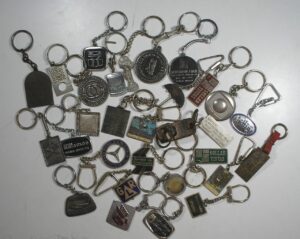 30 Chaveiros diferentes diversos motivos metal e Inox