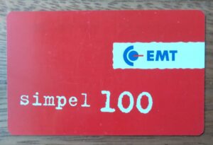 242P Cartão telefone Estônia EMT simpel 100 vermelho com símbolo.