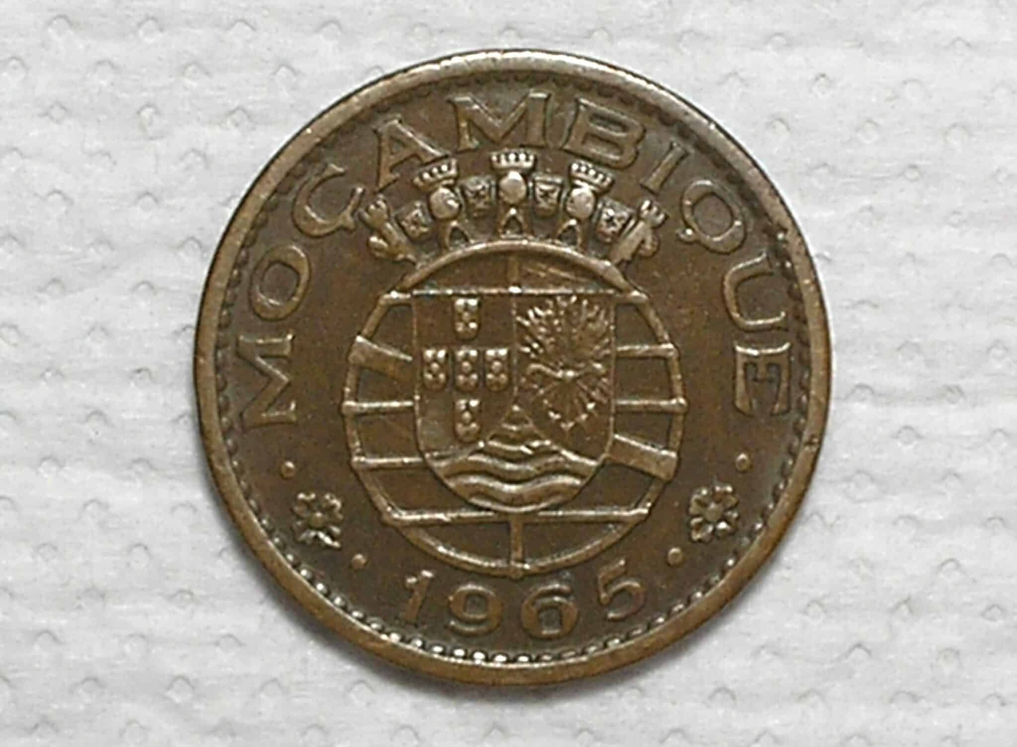 Moçambique) 1 Escudo - 1965 / Bronze / box49
