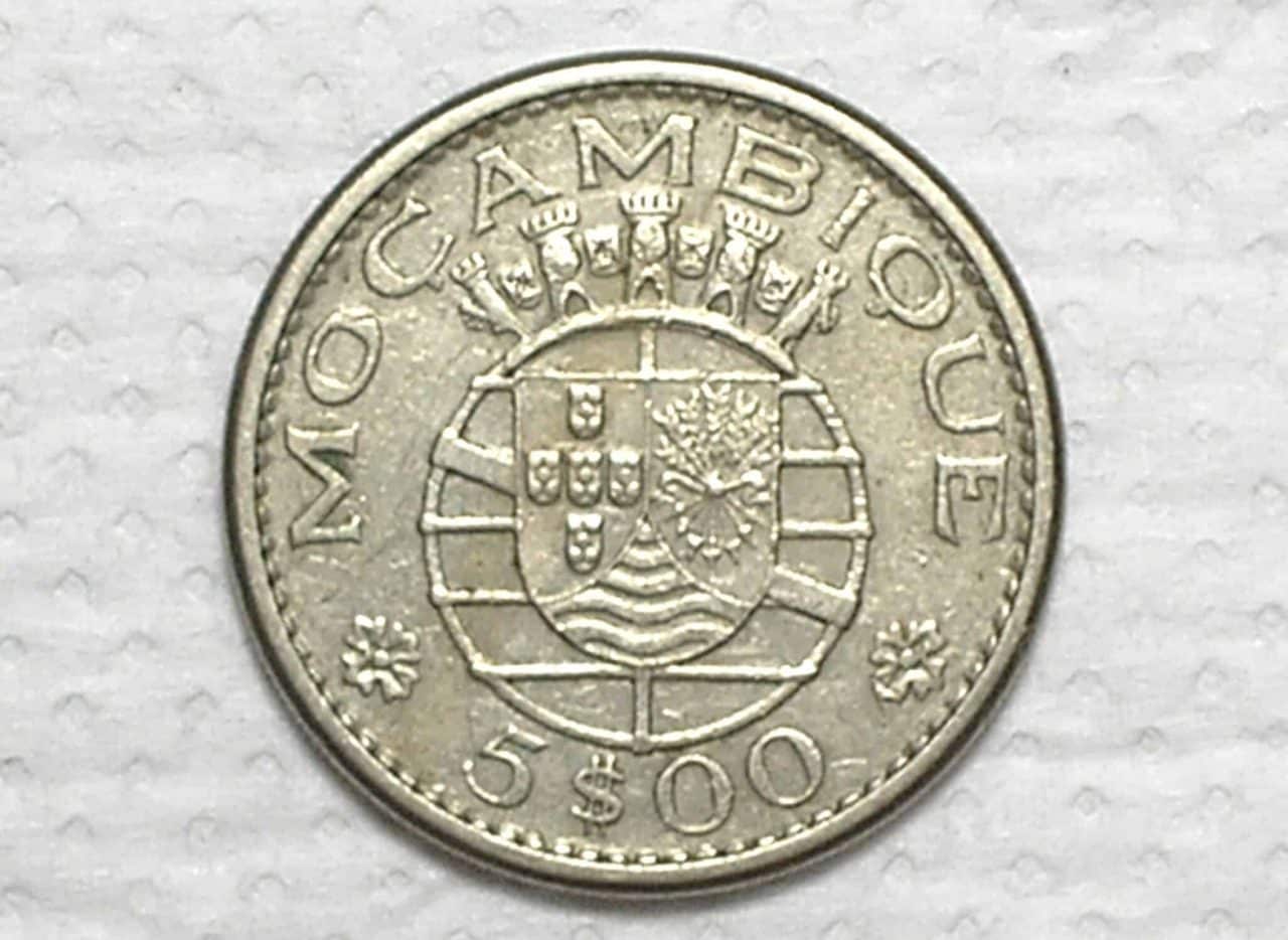 Moçambique) 5 Escudos - 1973 / Co/Ni / box49