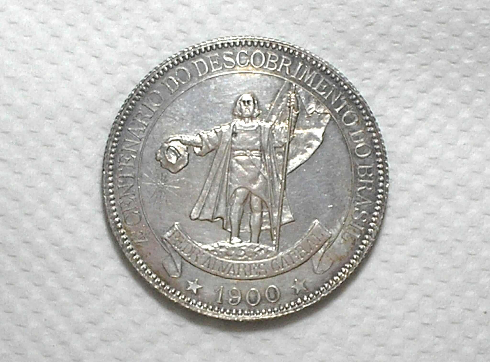 4.000 Réis - 1900 "" Estrela com 16 Raios "" / Série do 4º Centenário do Descobrimento do Brasil / Prata .917 / Flor de Cunho