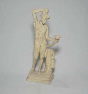 - Imperdível Promoção - Escultura de Dionisio considerado o Deus dos ciclos vitais, festas, atividades relacionadas ao prazer material, insanidade, ritos religiosos, teatro e do vinho.