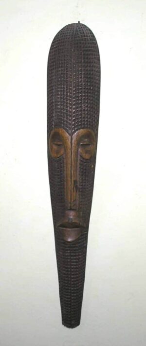 - Importado da África - Escultura em madeira nobre polida esculpida e talhada em alto e baixo relevo em forma de rosto de origem Africana