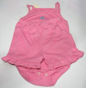 Conjunto Body com shortinho na cor Rosa em malha com detalhes em bordado floral, veste menina de 6 meses 1 ano