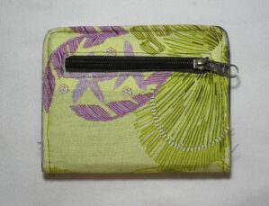 Farme - Nova Carteira - Unisex - Porta documentos e moedas com "Estampa da Farme" de qualidade, Tecido e alça em algodão forrada por dentro com nylon 600 totalmente impermeável -