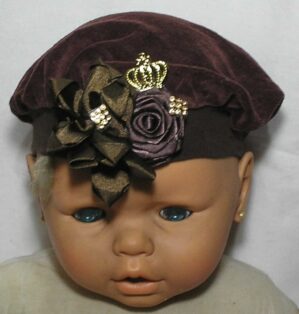 Touca Infantil Menina Recém nascida até 6 meses, Plush tipo aveludado com decoração frontal
