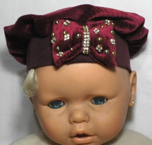 Touca Infantil Menina Recém nascida até 6 meses, Plush tipo aveludado com decoração frontal