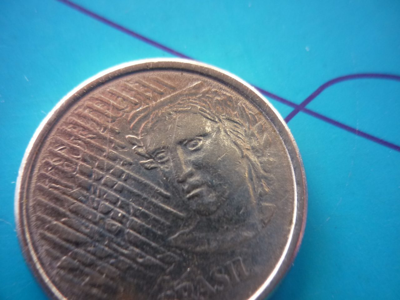 10 centvs. real 1994 com duas datas acima da esfinge e as duas datas duplas ver fotos.