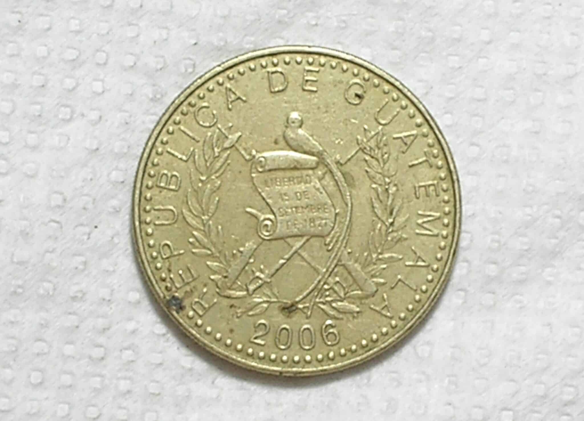 Guatemala) 1 Quetzel - 1996 / 11g - 30mm / Brass / box53