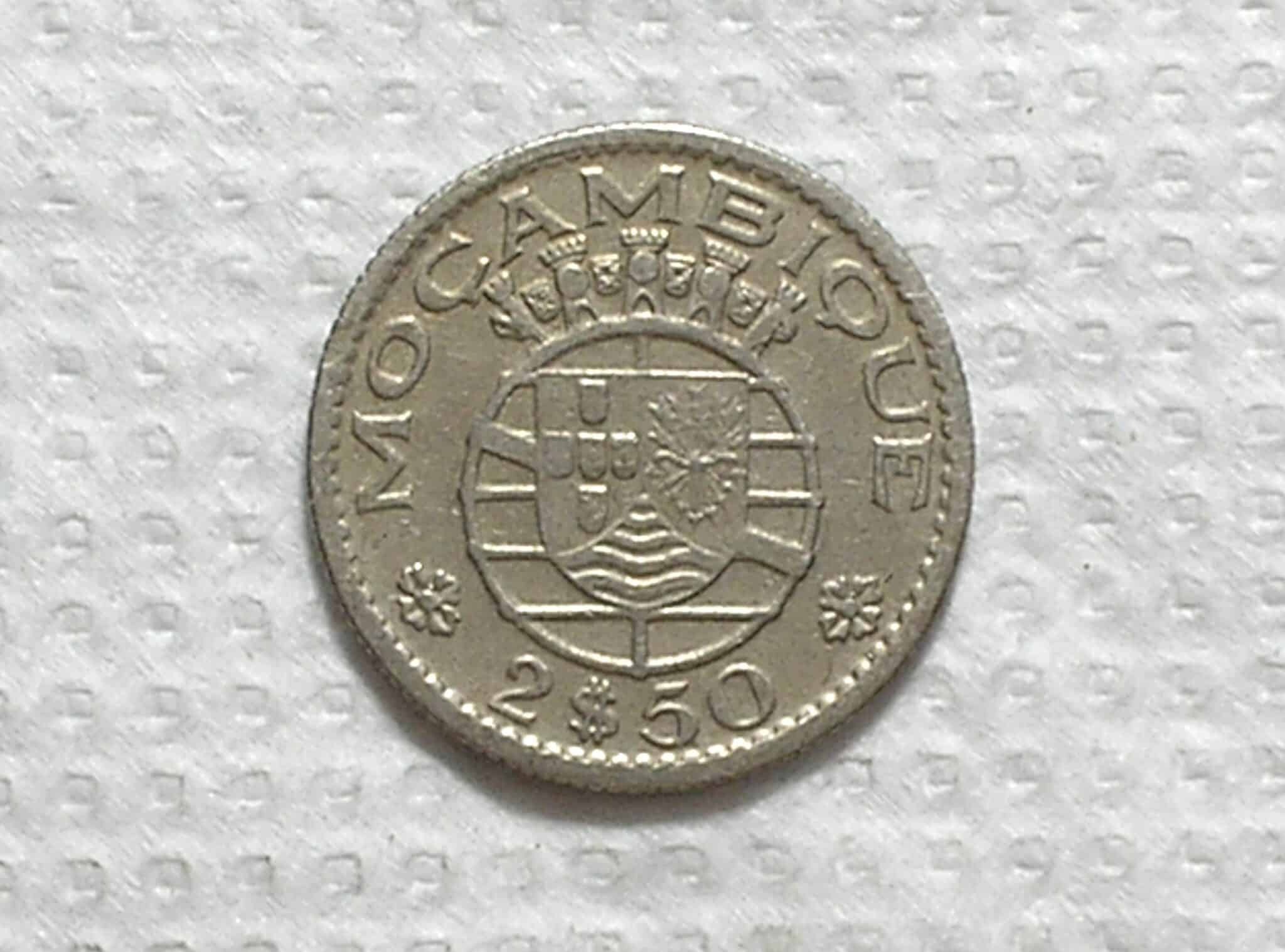 Moçambique) 2-1/2 Escudos - 1955 / 20mm / Co/Ni / box53