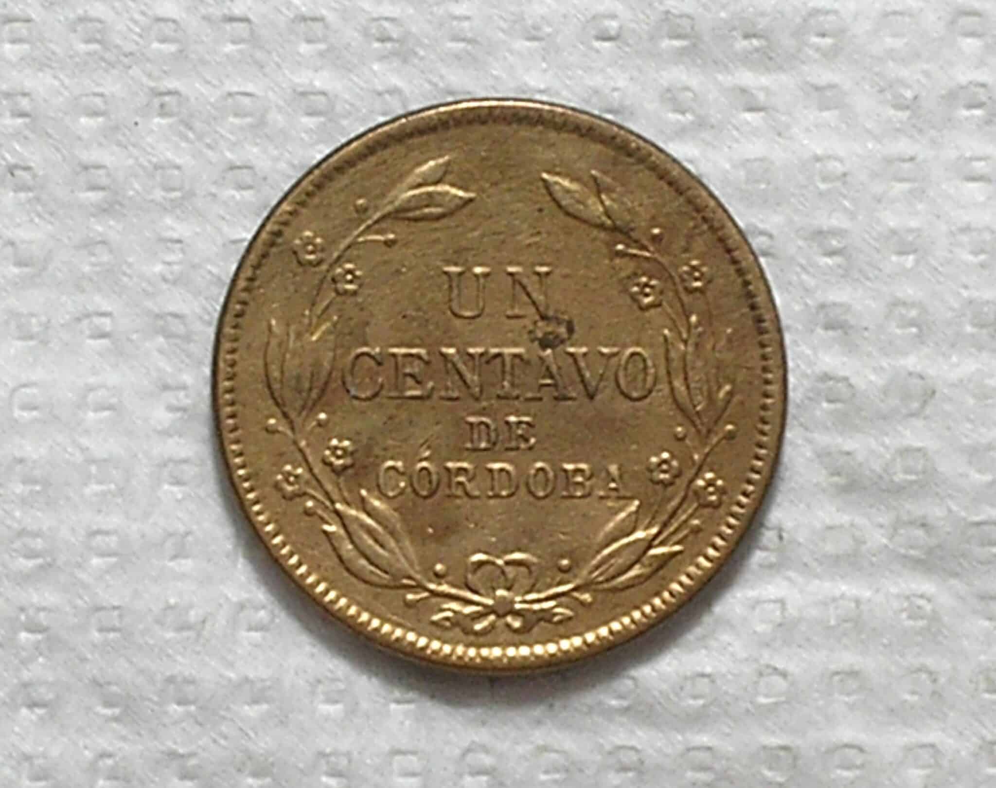 | Casa do Colecionador Nicaragua) 1 Centavo - 1938 / 5g / Co/Ni / S/Fc / box53