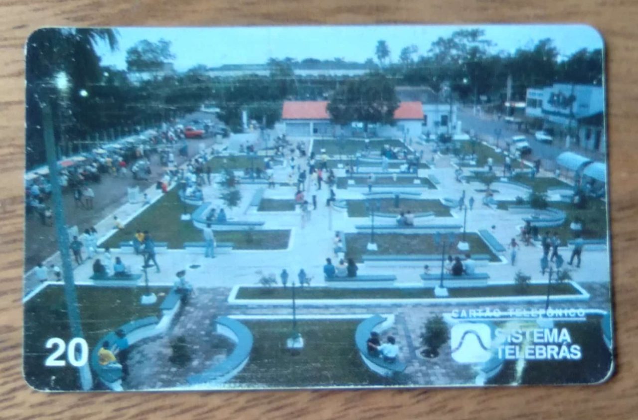 Cartão telefone Brasil Sistema Telebras Acre 199805. Vista aérea Praça do Seringueiro.
