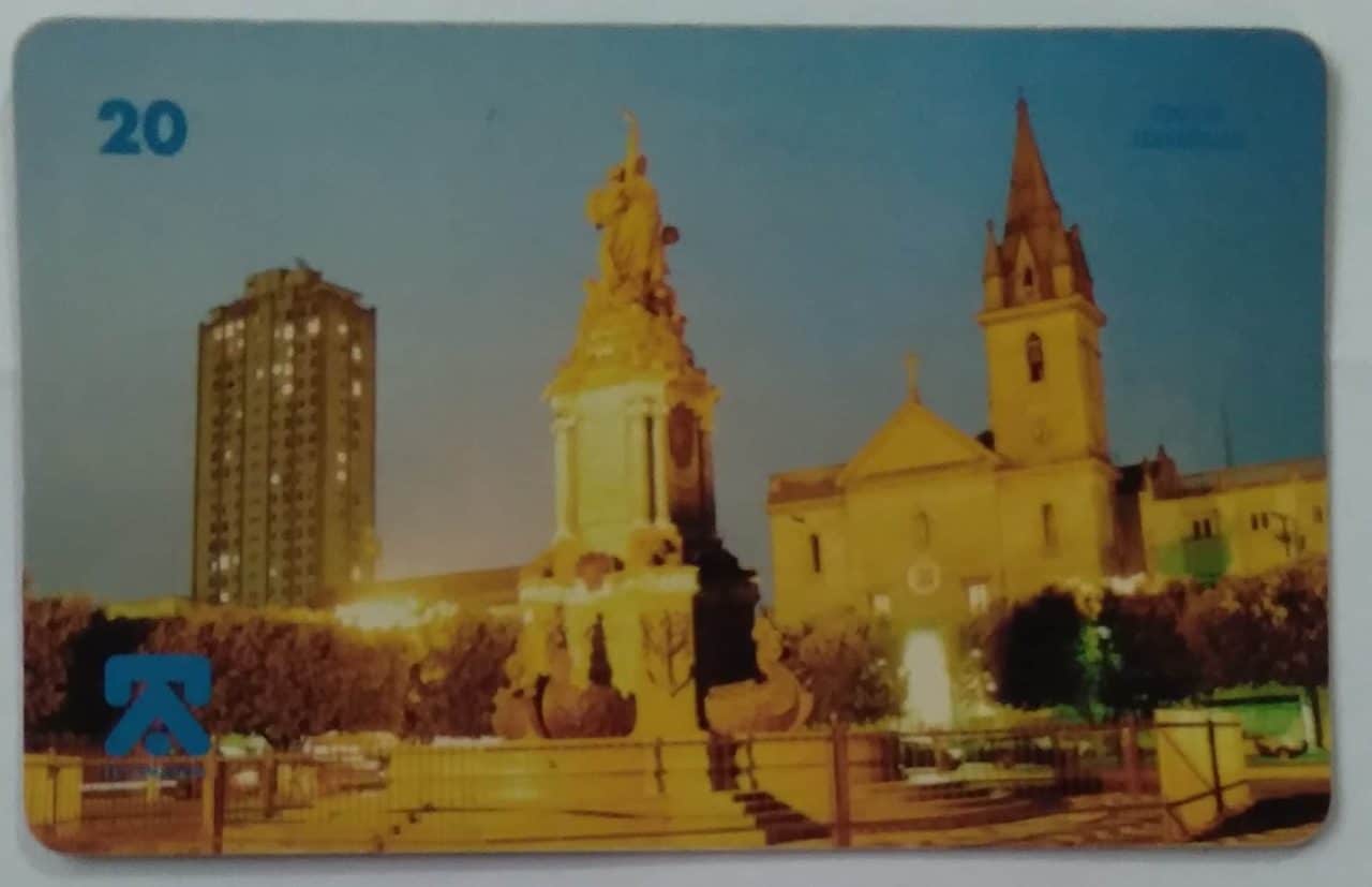 Cartão telefone Brasil Telamazon 199904. Praça São Sebastião a noite e Igreja