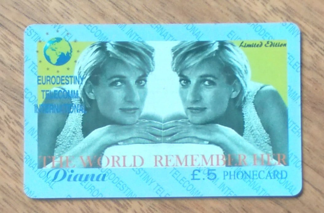 Cartão telefone Itália Eurodestiny. Princesa Diana dupla.