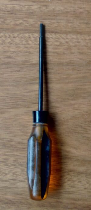 Chave para abrir cartucho fita de super nintendo.